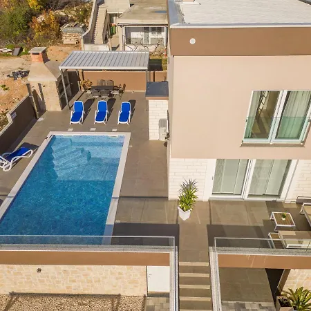 Azeret Zadarvillas * Maslenica