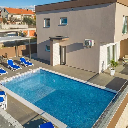 Azeret Zadarvillas Maslenica