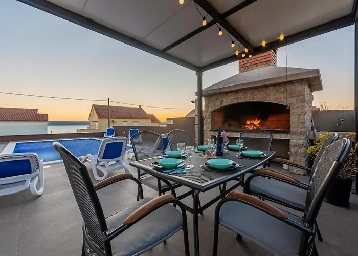 וילה Azeret Zadarvillas מסלניקה