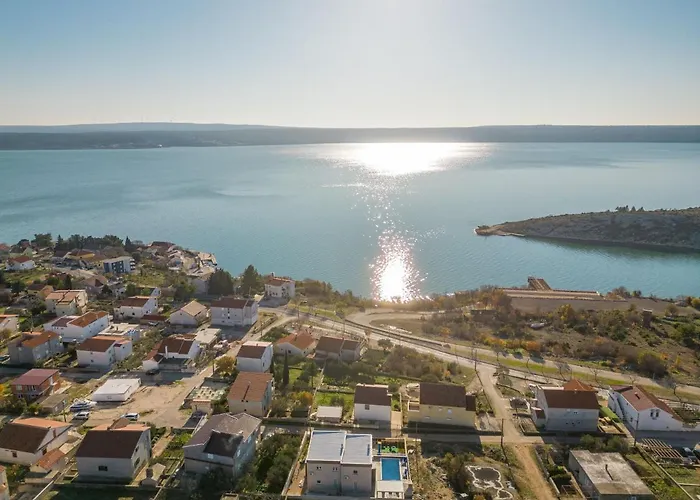 Azeret Zadarvillas מסלניקה