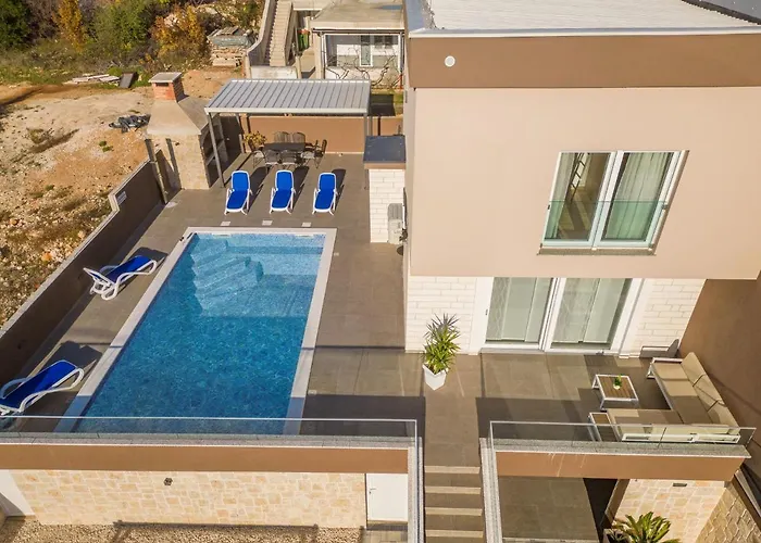 Azeret Zadarvillas * מסלניקה