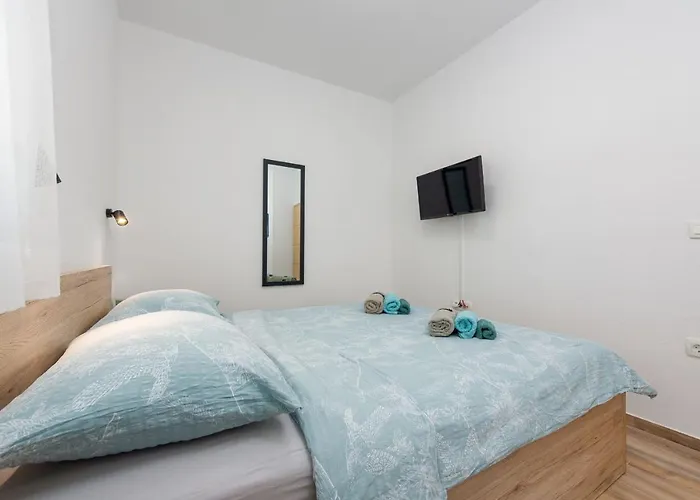 Azeret Zadarvillas * מסלניקה