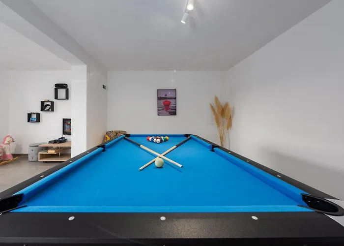 Azeret Zadarvillas וילה מסלניקה