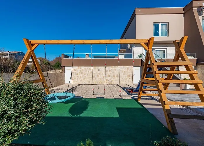 Azeret Zadarvillas וילה *