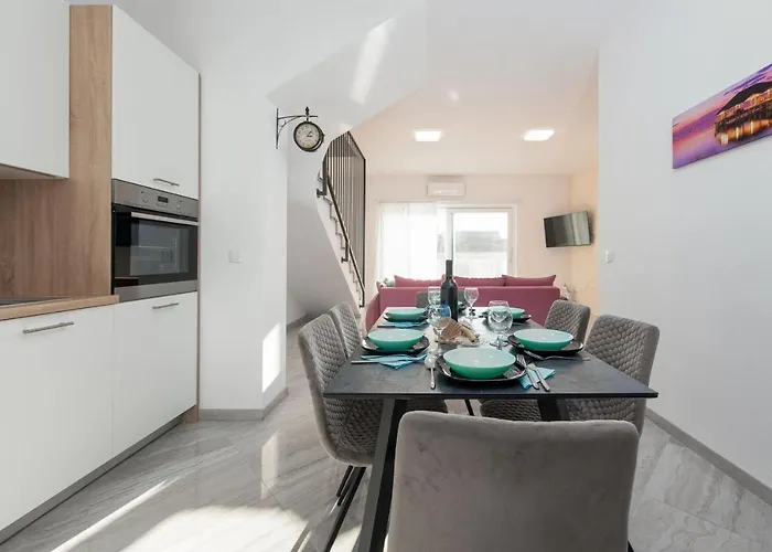 Azeret Zadarvillas וילה